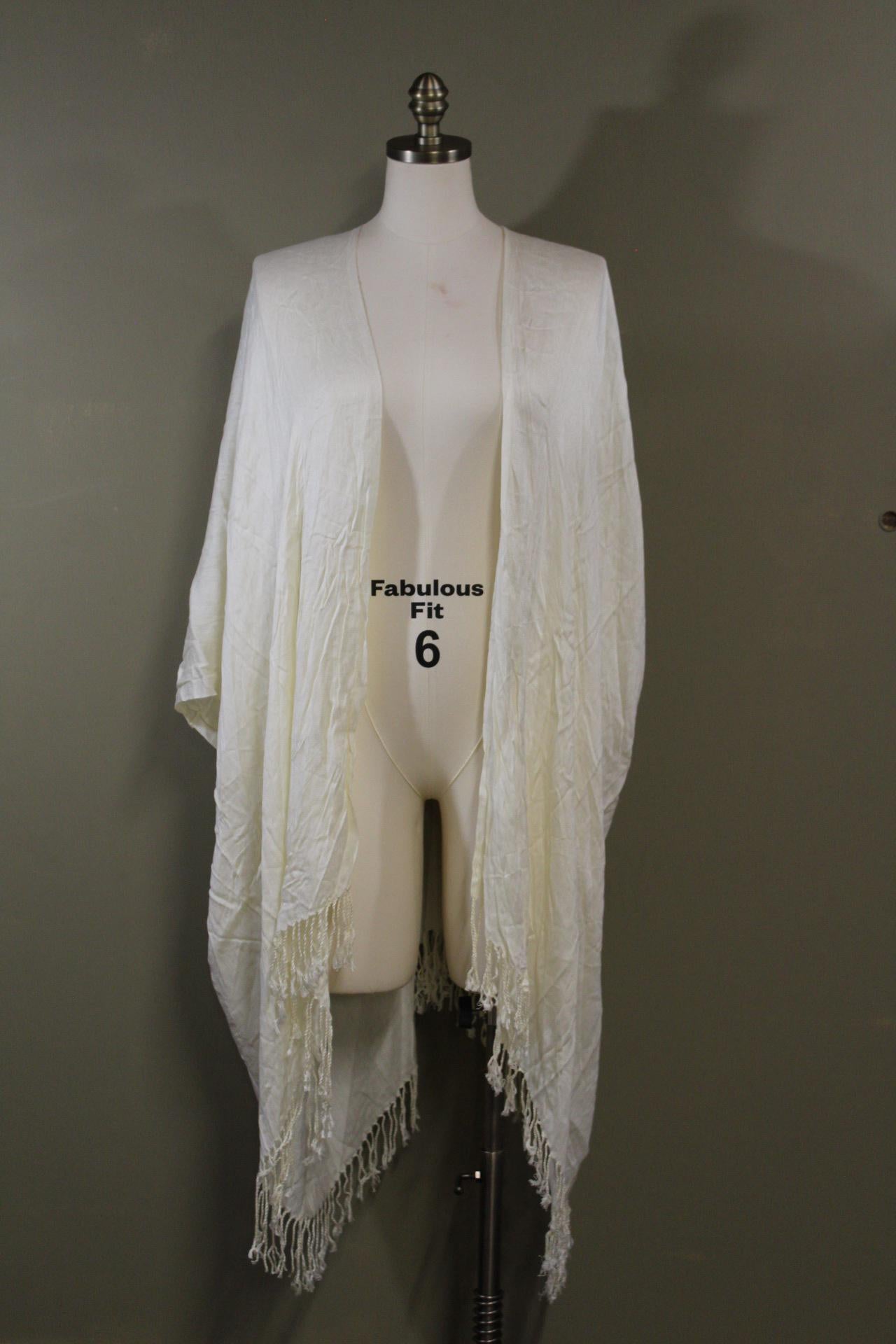Womens 100% Cotton Kimono in White with screen-printed Honeybee design | sustainbale and handmade